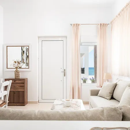 Turtle Cove Cottage, Beachfront *