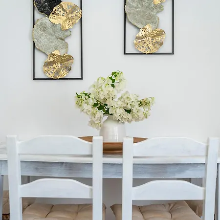 Turtle Cove Cottage, Beachfront アパート