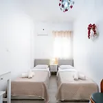 Turtle Cove Cottage, Beachfront