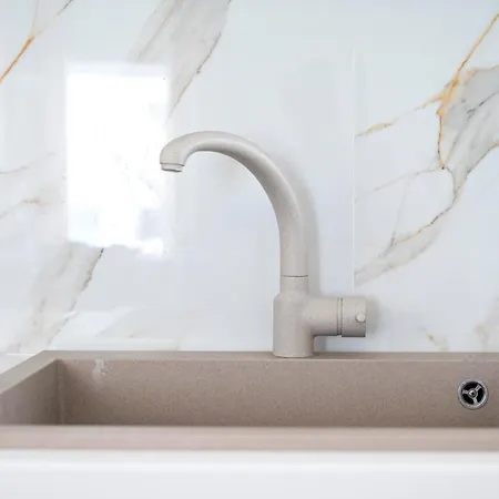 Turtle Cove Cottage, Beachfront Apartamento