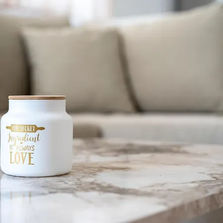 Turtle Cove Cottage, Beachfront *