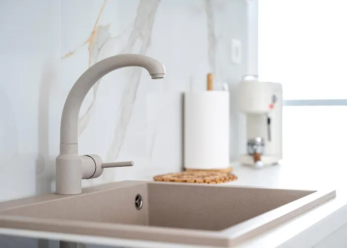 Turtle Cove Cottage, Beachfront *