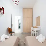 Turtle Cove Cottage, Beachfront Appartement