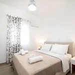Turtle Cove Cottage, Beachfront Appartement